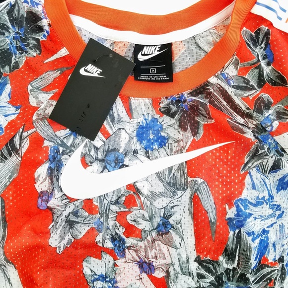 Nike Red & Blue Tropical Print Perforated Boxy Cropped Short Sleeve Tee Shirt - Picture 7 of 8